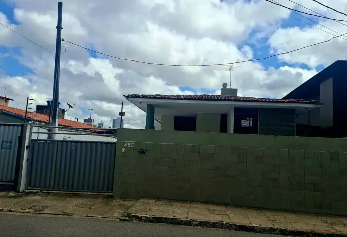 ALUGA EXCELENTE CASA NO JARDIM LUNA