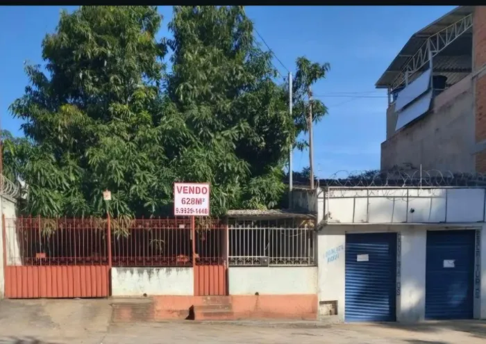 Vendo lote (residencial/ comercial) na Av Cula Mangabeira, local nobre.