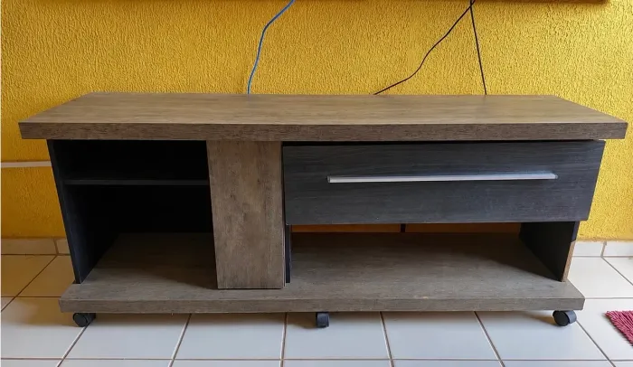 Rack para TV com gaveta