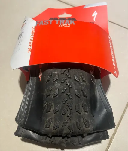 Pneu Fast Trak S - Works