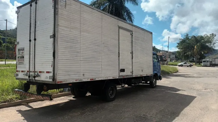 Caminhão VW 8-120 em ótimo estado