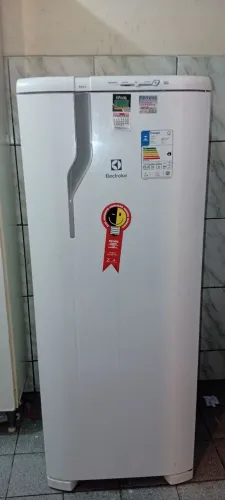 Geladeira Electrolux 214 litros 