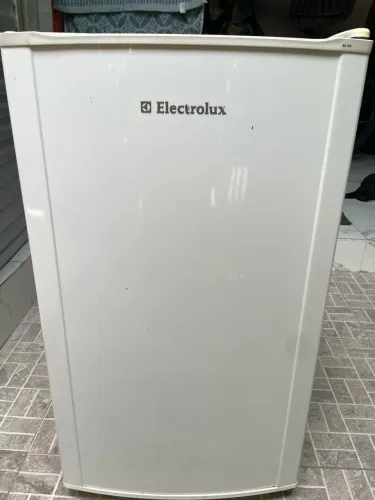 Frigobar Electrolux