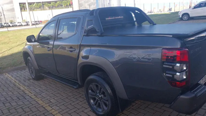 Mitsubishi L200 Tri. S. Outd. Plus 2.4 4X4 Die. AUT 2025