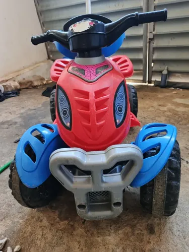 MOTOCA INFANTIL HOMEN ARANHA 