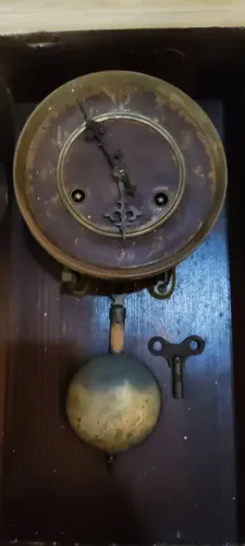 Relógio de Pêndulo Antigo 