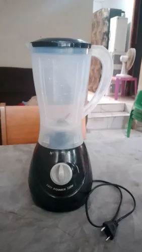 vendo liquidificador e uma sanduicheira