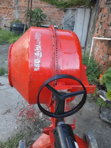 Vende-se betoneira 