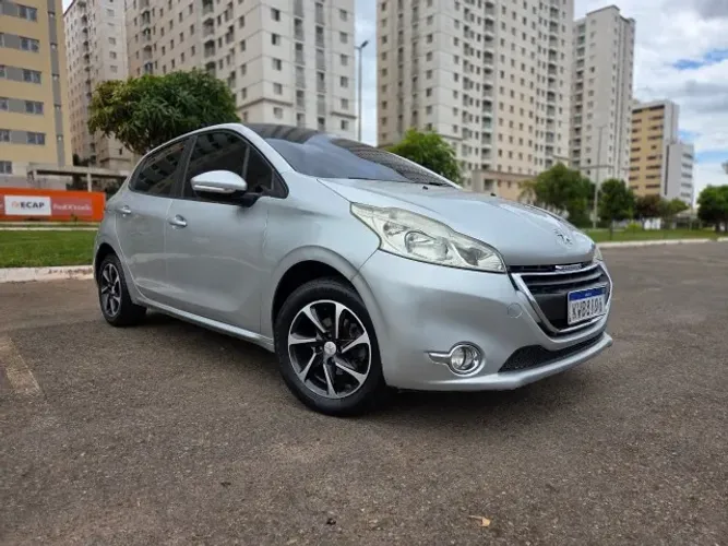 Peugeot 208 Allure 1.5 Flex 8V 5P 2014