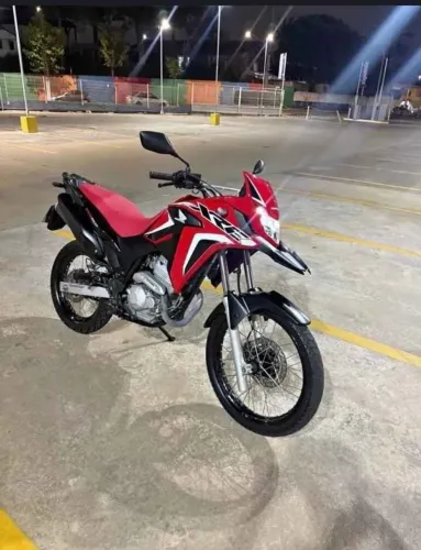 Moto xre 300 ano 2019 estado perfeito