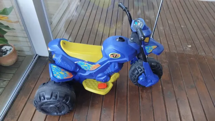 Moto eletrica infantil