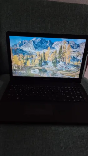Notebook Samsung i5 8GB RAM | Bateria original e teclado novos | Windows Instalado
