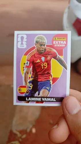 Lamine Yamal Extra Sticker Lilás FIFA World Cup 2026