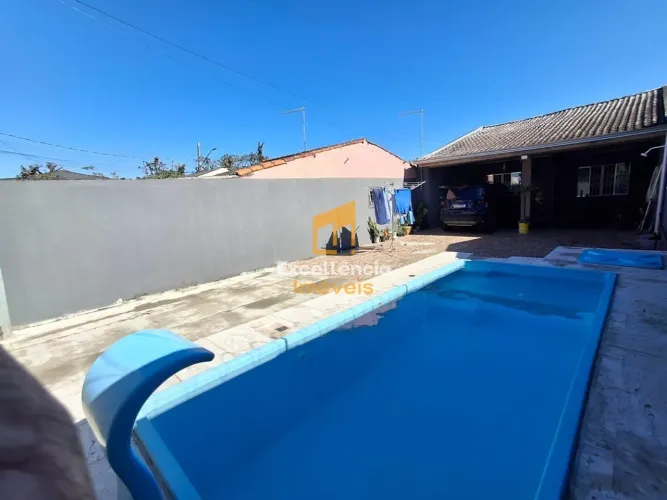Casa com piscina a venda Matinhos