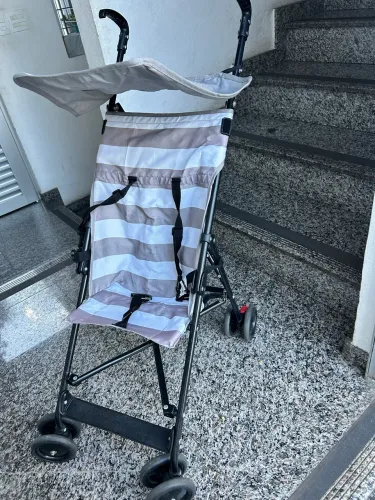 Carrinho em excelente estado 