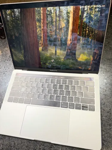 Macbook Pro 13 inch 2019