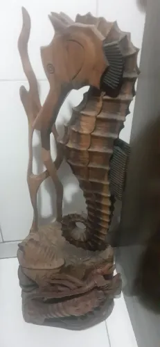 Escultura de madeira 