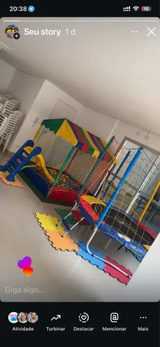 Locações de cama elástica + piscina de bolinha