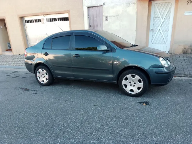 Volkswagen Polo Sedan 1.6 MI 101cv 8V 4P 2004