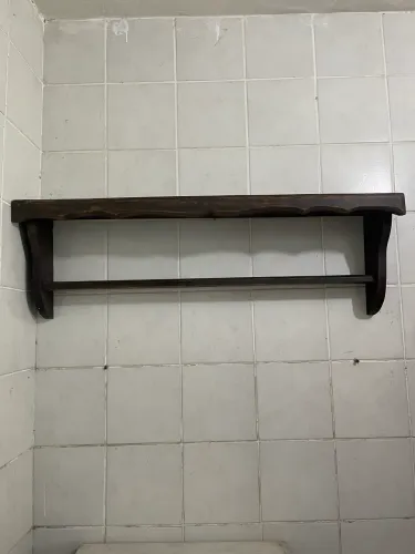 Prateleira Rústica com Varão - Estilo Colonial em Madeira Maciça
