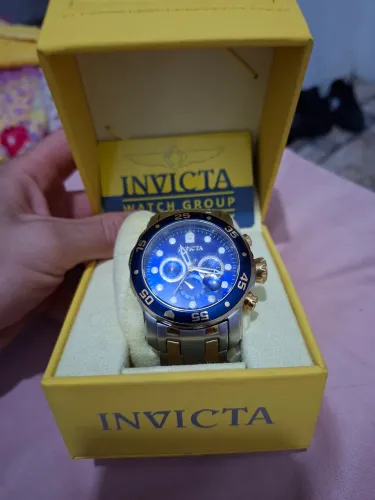 Vendo relógio pouco tempo de uso quero 600 paguei 800