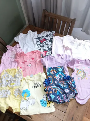 Lote de roupas para bebê 