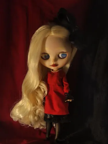 Bonecs Blythe doll customizada Vampira