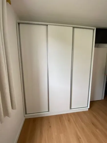 GUARDA ROUPA COM 3 PORTAS DE CORRER 100% MDF TEMOS APRONTA ENTREGA