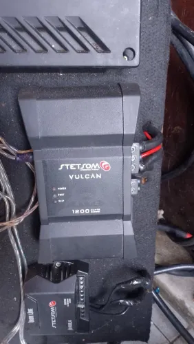 Stetsom vulcan 1200 2 ohms 