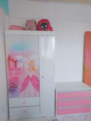 1 Guarda Roupa e 1 Cômoda