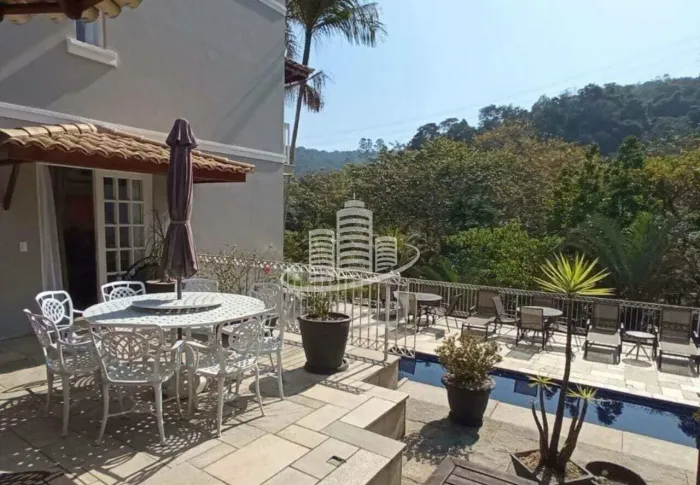Casa à Venda Condomínio 3 quartos, Jardim Itatinga, São Paulo
