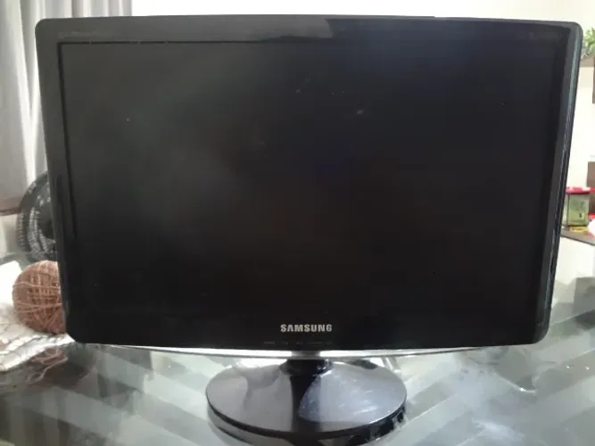 Monitor syncmaster b2030 com defeito no display