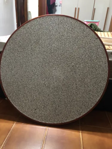 Tampo de mesa de pedra com madeira