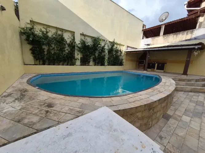 DOM PEDRO, COND. JD ENCONTRO DAS ÁGUAS, 3 SUÍTES, + 1 QUARTO, COM PISCINA, CHURRASQUEIRA