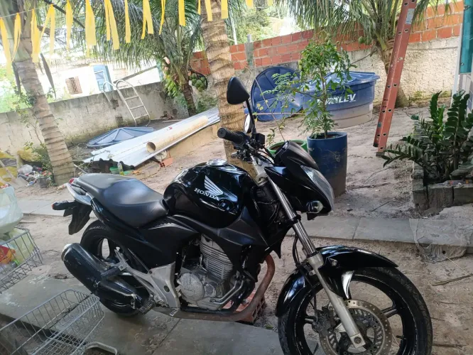 CB 300