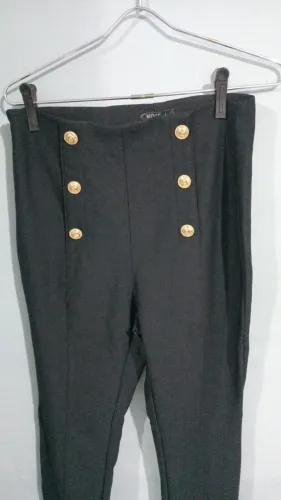 Calça preta com laycra