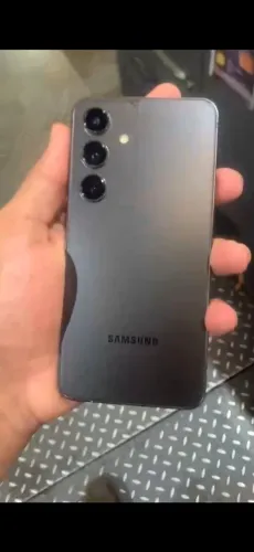 S24,256. Semi novo