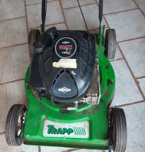 Maquina cortar grama a gasolina