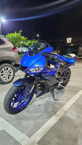 Yamaha R3 2023 sem detalhes