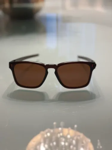 Óculos de sol oakley marrom