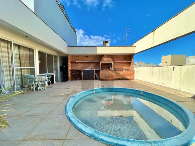 Cobertura à Venda na Pitangueiras no Guarujá | Piscina e Churrasqueira