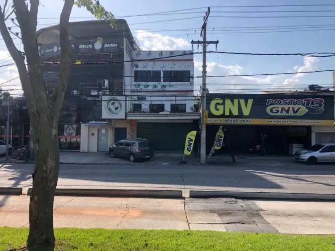 Lojão na Estrada dos Bandeirantes - Curicica - 202 m² + 2 Pavimentos comerciais