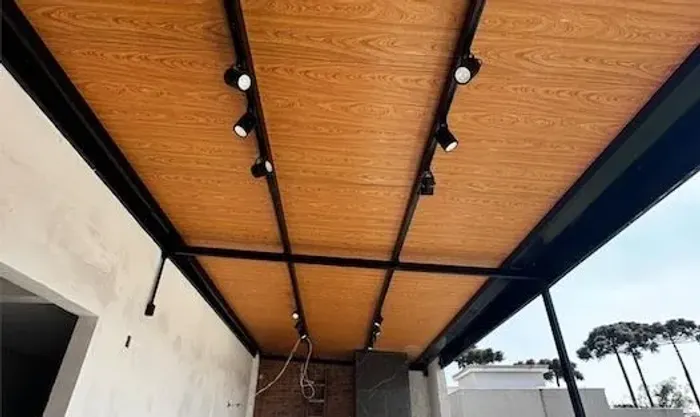 COBERTURA METÁLICA PARA GARAGEM, ÁREA GOURMET E RESIDÊNCIA
