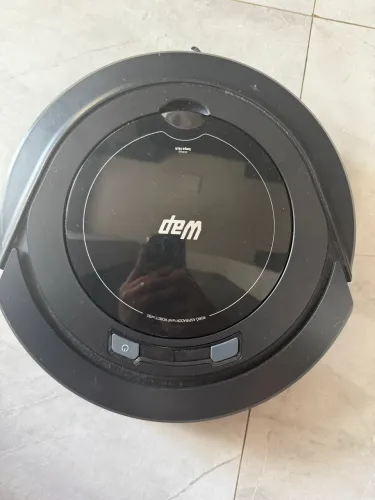 Robô aspirador Robot W90 varre aspira e passa pano 30w Wap cor preto