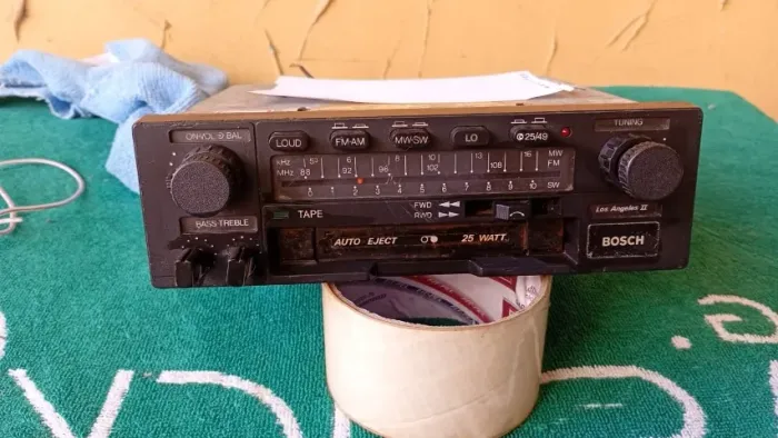 toca fitas bosch los angeles II 25 watts funcinando fm,am e canais fitas tem que revisar