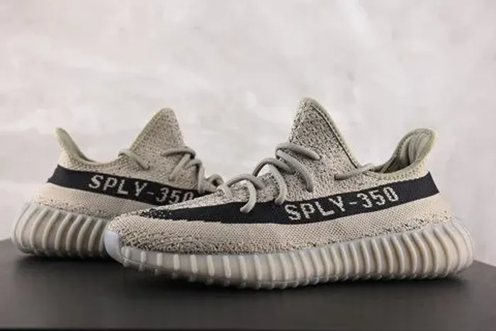 Tênis Adidas Yeezy Boost 350 V2 Cinza Tam 42,5 BR Premium