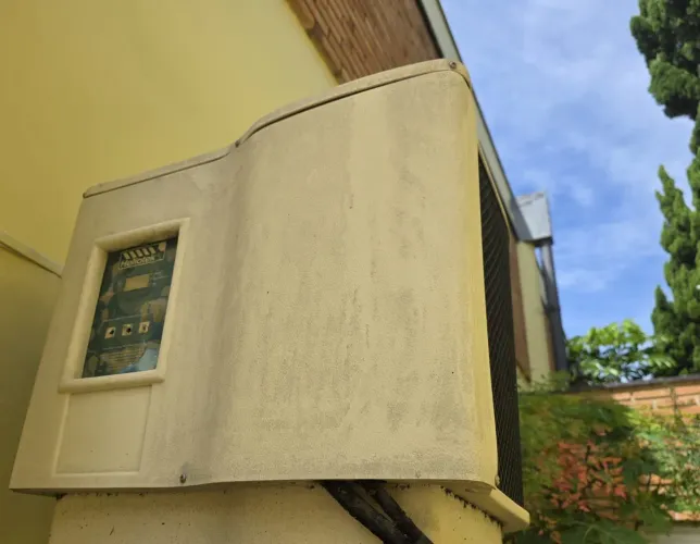 LTrocador de calor tp 300 heliotek para piscina até 30 mas cúbicos