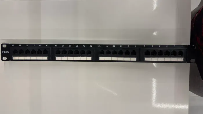 Switch 24 portas Régua 12 tomadas 10A Patch 24 portas cat5e