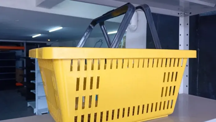 CESTA DE COMPRAS 13 LITROS PLASTICA 38.00 AVISTA ZAP *