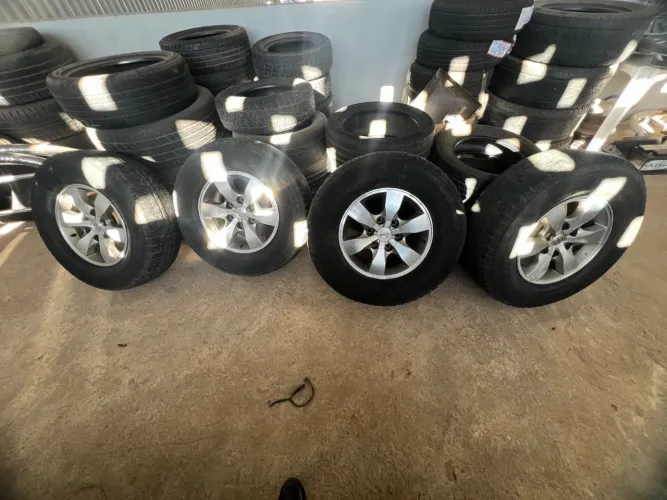 JOGO DE RODAS ORIGINAL TOYOTA ? ARO 16